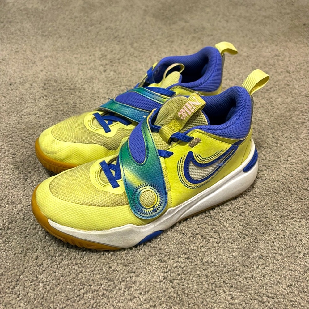 Size 3Y basketball shoes